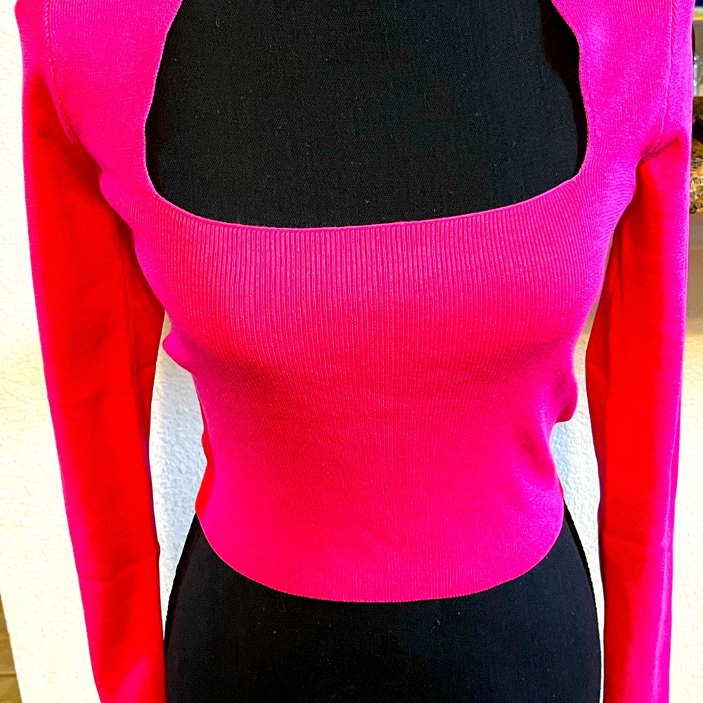 Yazinie Fuscha Cute ladies top with detailed front Medium NWT